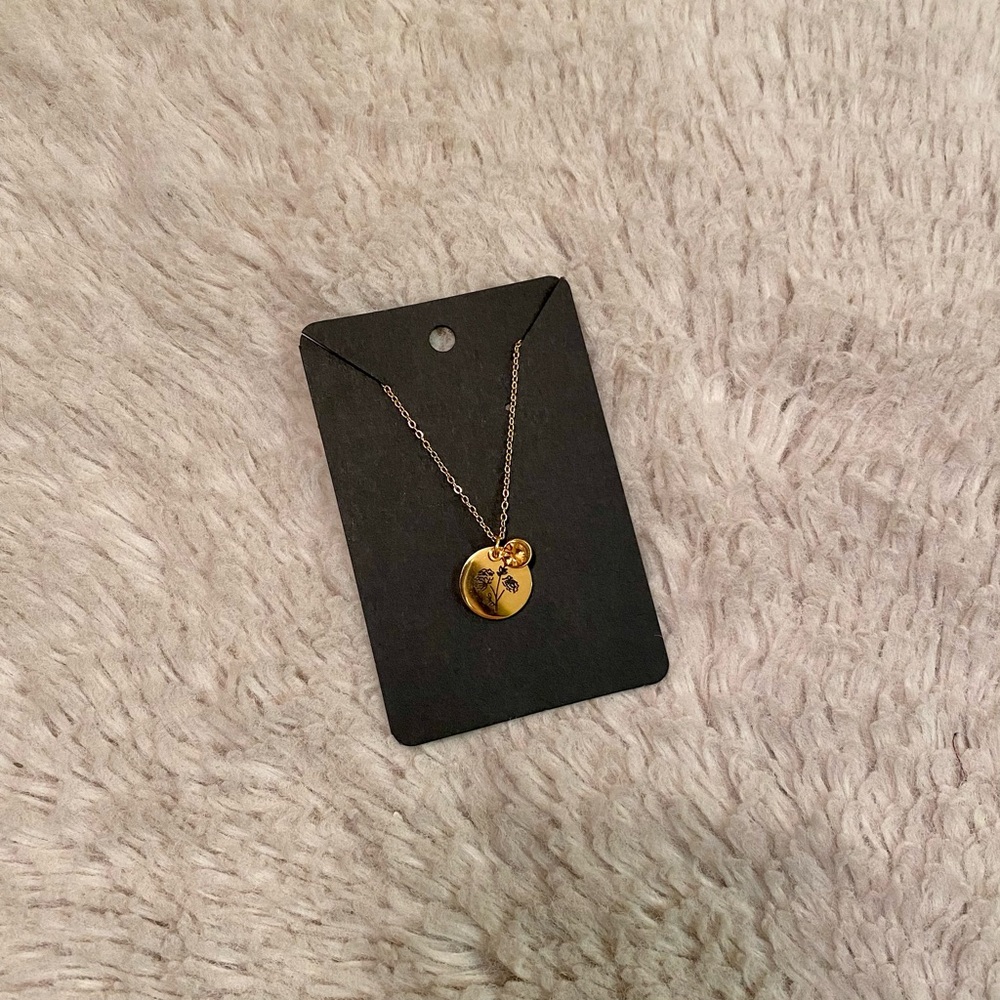 Flower and Gemstone Pendant Necklace